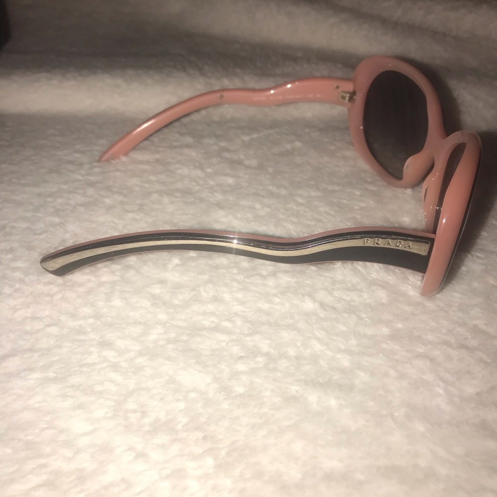 Prada classic shape black/pink sunglasses - Picture 5 of 7